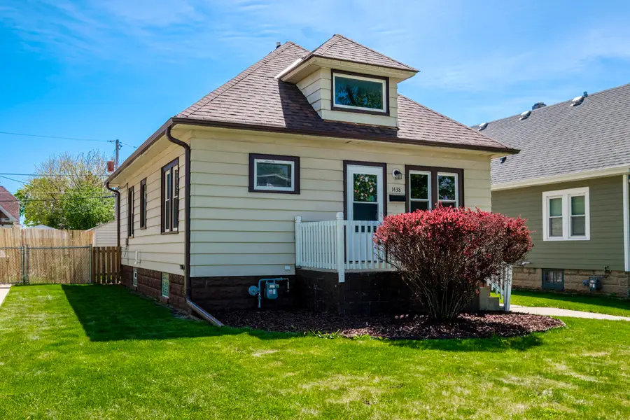 1438 S 95th St, West Allis, WI 53214 - #2