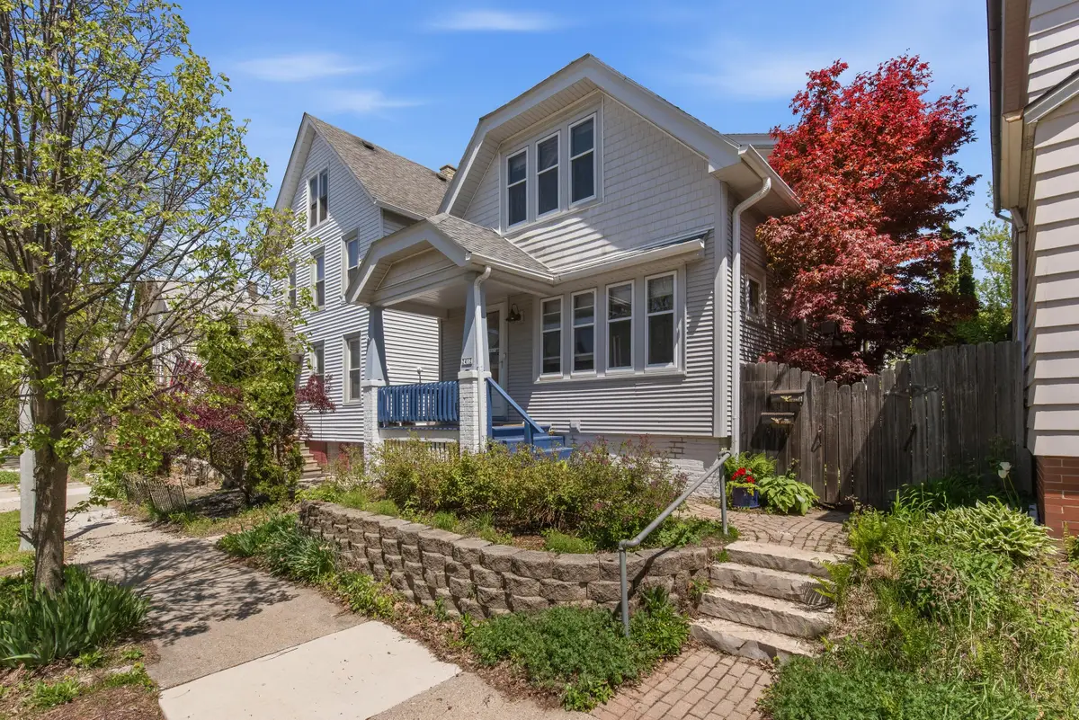 2412 N Dousman St, Milwaukee, WI 53212 - #1