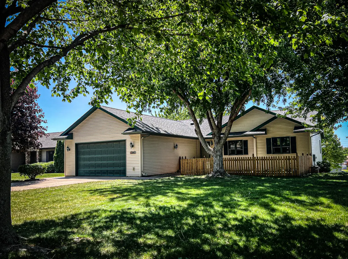 4230 Cliffside Dr, La Crosse, WI 54601 - #1