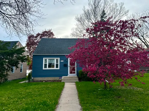 3235 N 77th St, Milwaukee, WI 53222