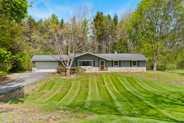 N9W31078 Concord Ct, Delafield, WI 53018