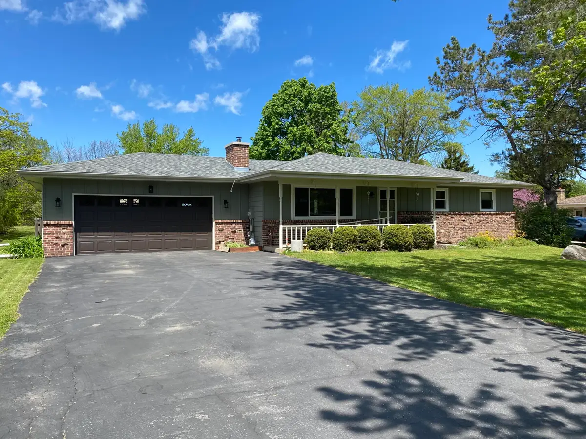4914 Twin Elms Dr, Caledonia, WI 53406 - #1