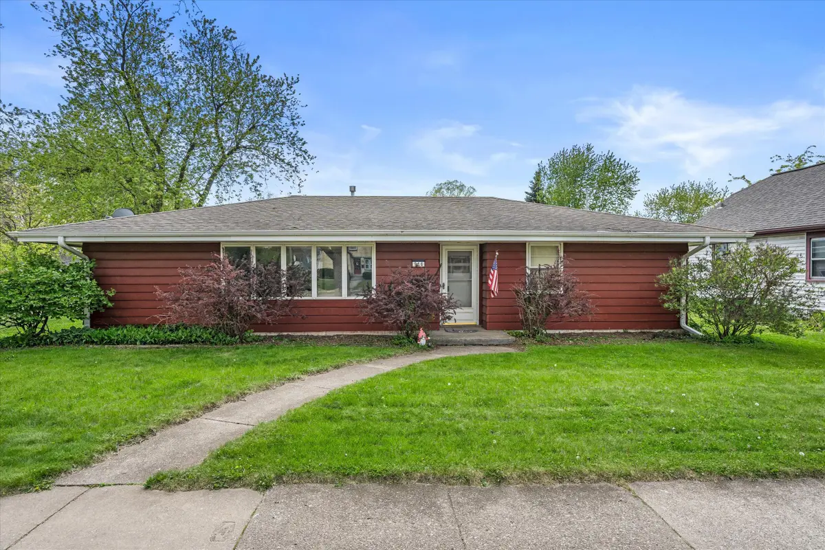 916 S Grand Ave, Waukesha, WI 53186 - #1