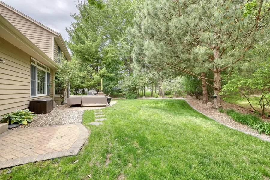 N27W26292 Crestview Dr, Pewaukee, WI 53072 - #3
