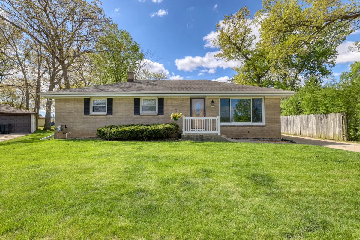 4420 S 37th St, Greenfield, WI 53221 - #1