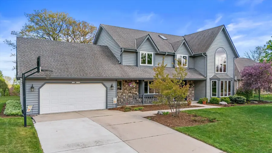 W168N5140 Stonefield Rd, Menomonee Falls, WI 53051 - #2