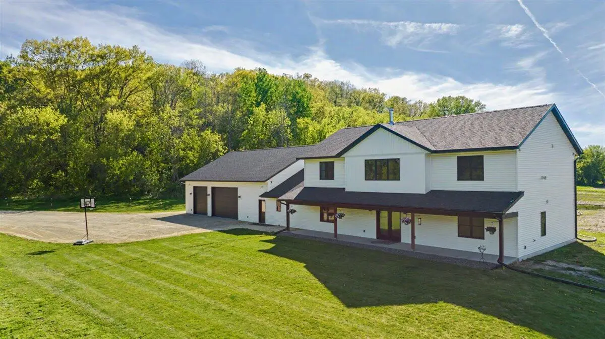 W5778 Koss Rd, Onalaska, WI 54650 - #1