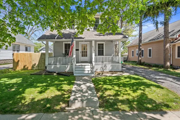 939 N Greenfield Ave, Waukesha, WI 53186