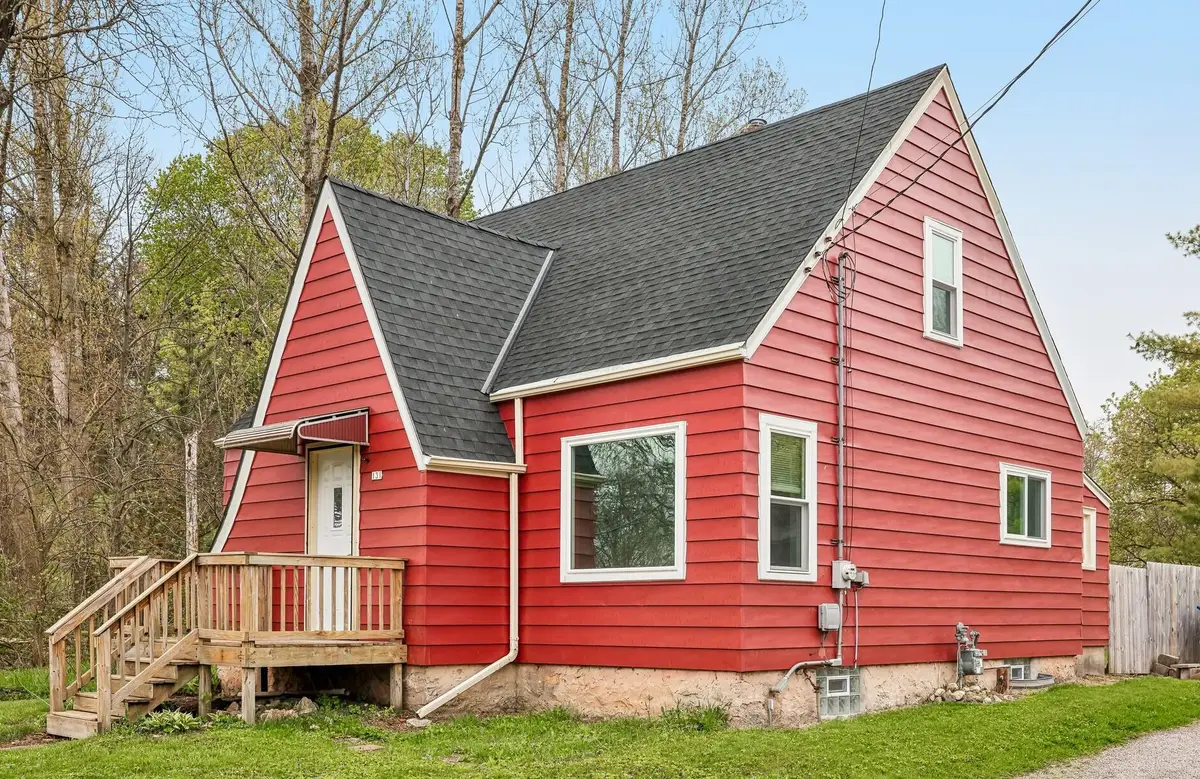 131 Fillmore St, Fredonia, WI 53021 - #1