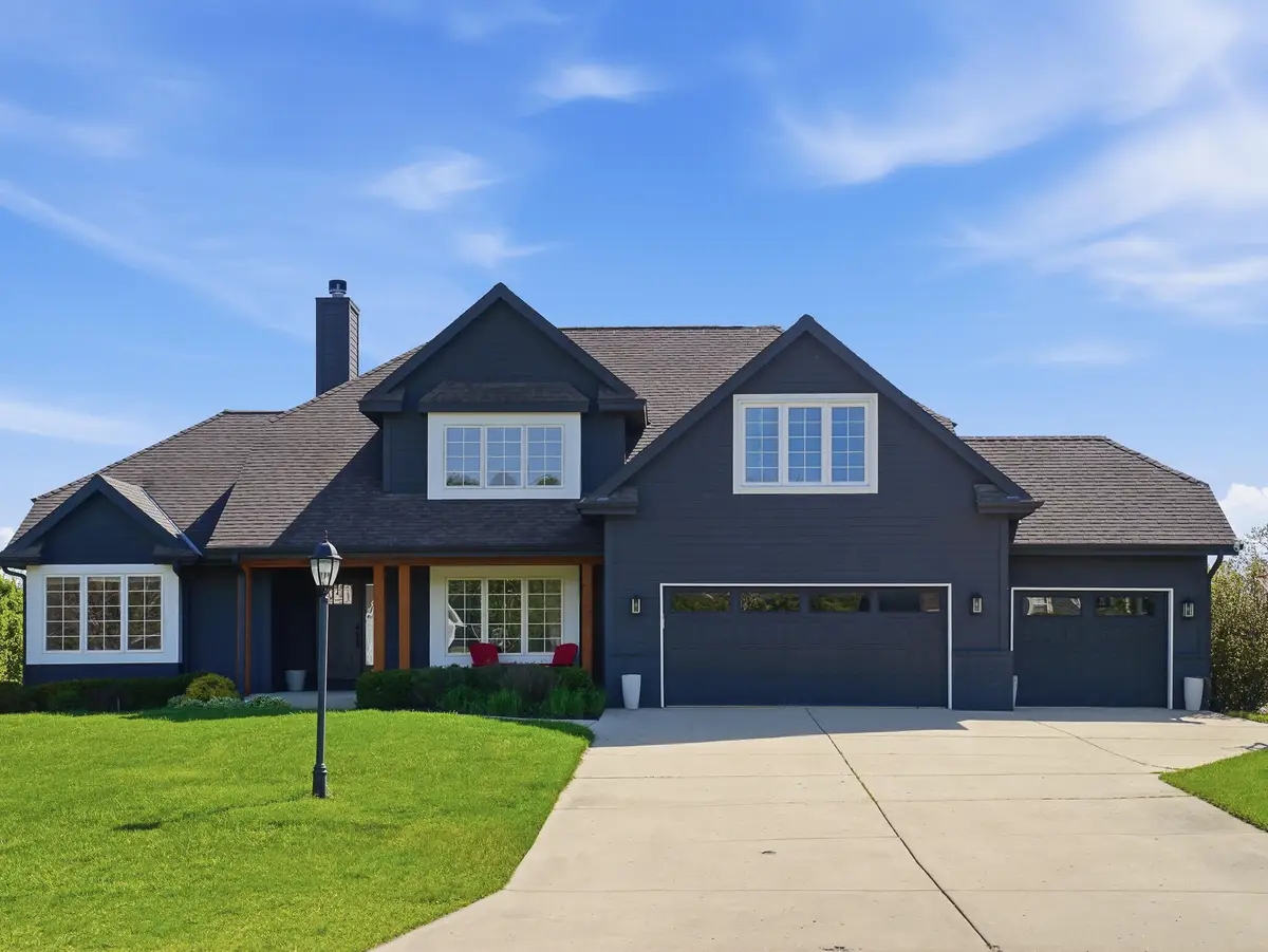 W126N6432 Willow Ct, Menomonee Falls, WI 53051 - #1