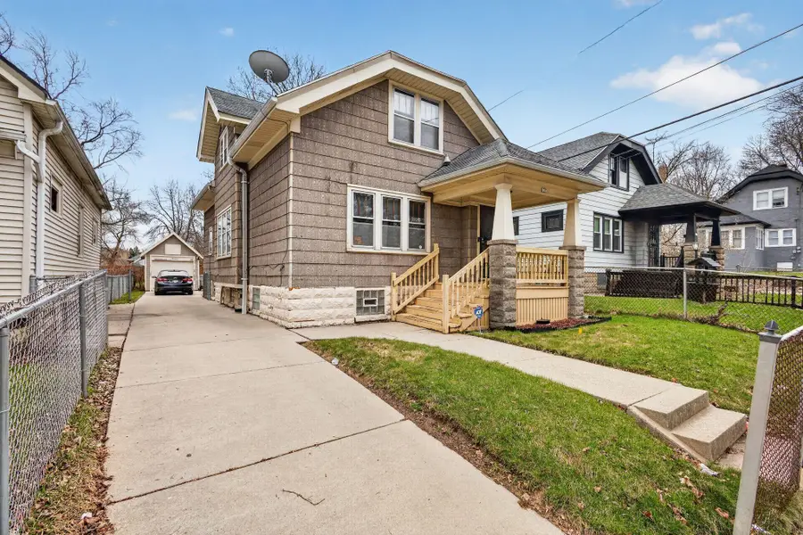 127 W Ring St, Milwaukee, WI 53212 - #2