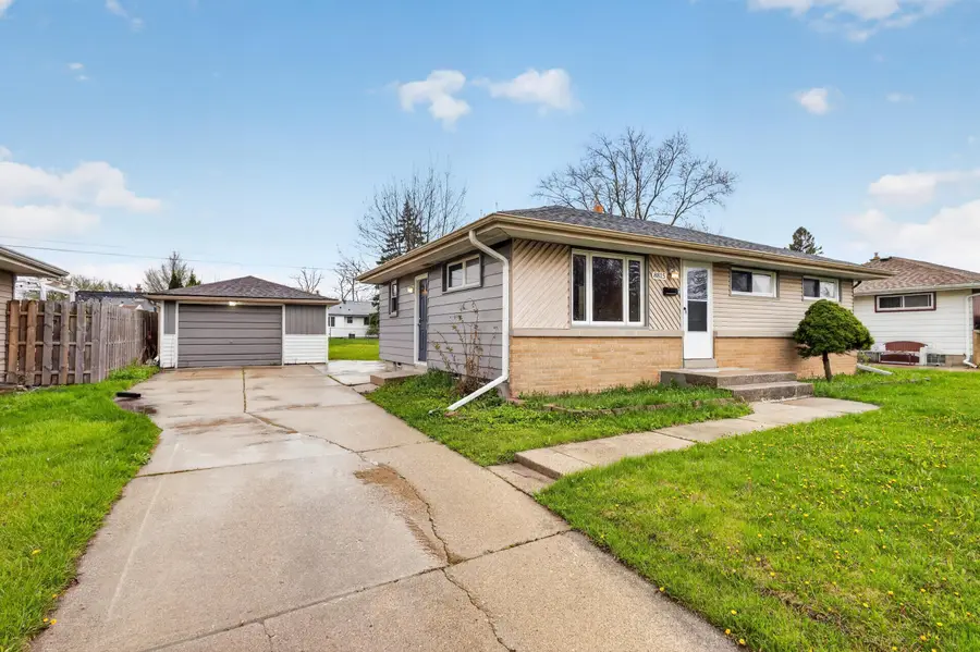 8815 W Monrovia Ave, Milwaukee, WI 53225 - #2