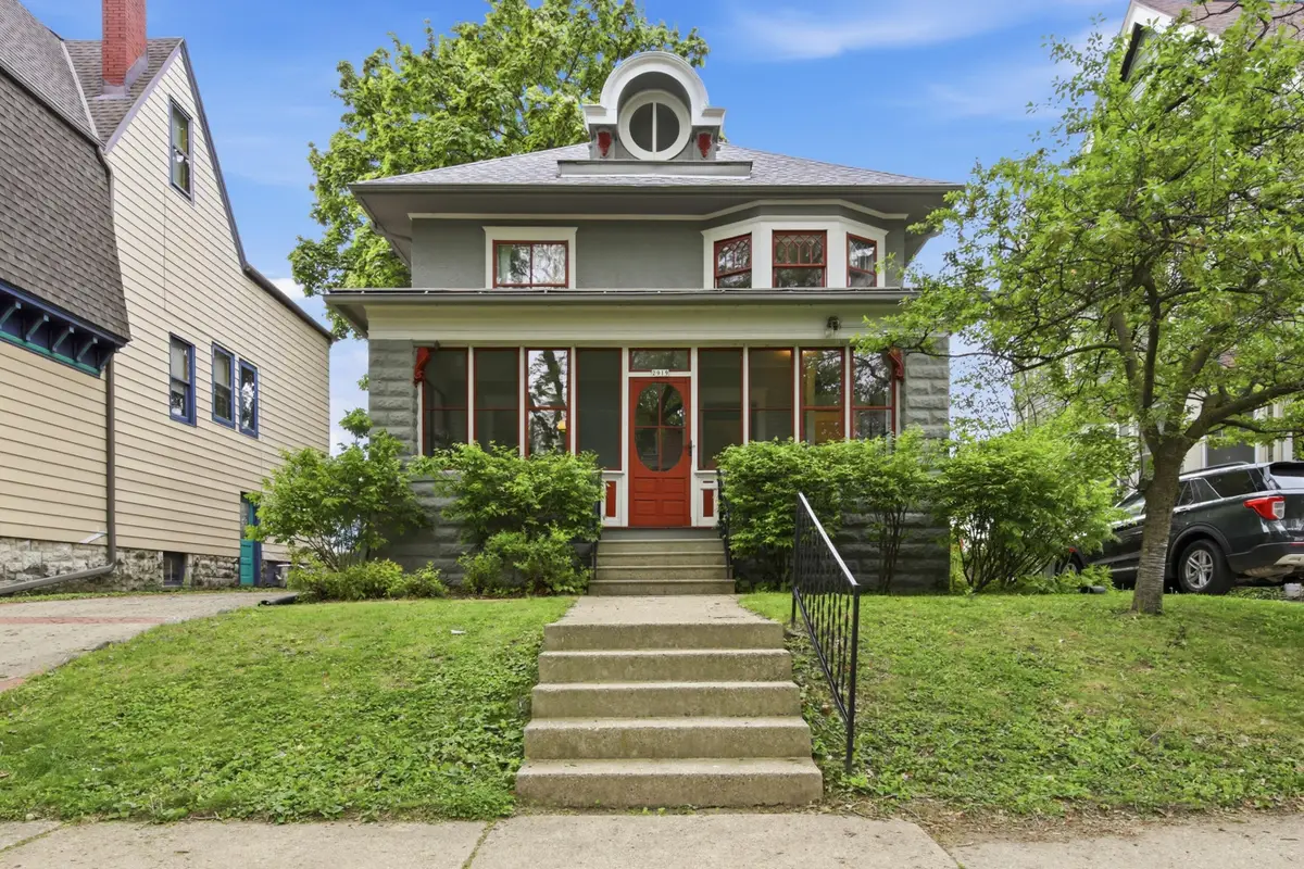 2919 N Hackett Ave, Milwaukee, WI 53211 - #1