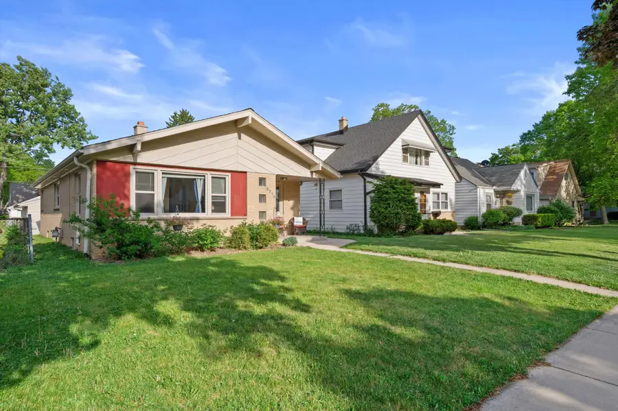 3216 N 88th St, Milwaukee, WI 53222 - #2