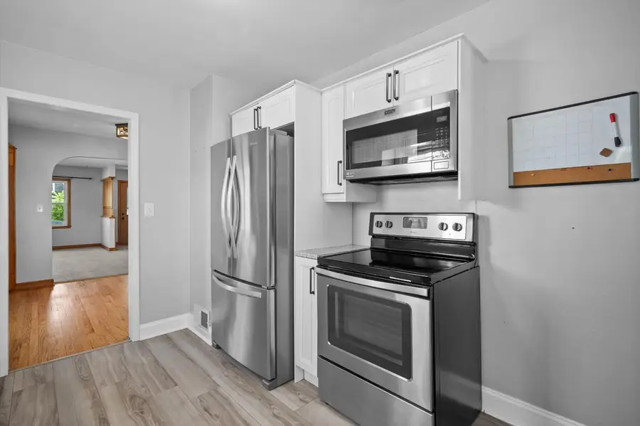 118 W Roberta Ave, Waukesha, WI 53186 - #2