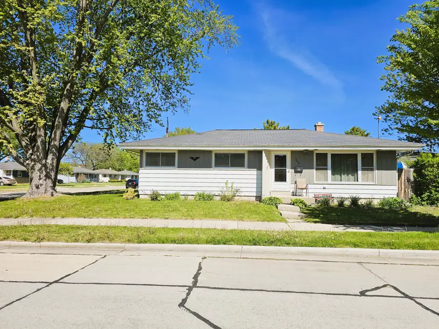 3605 Spruce St, Racine, WI 53403 - #2