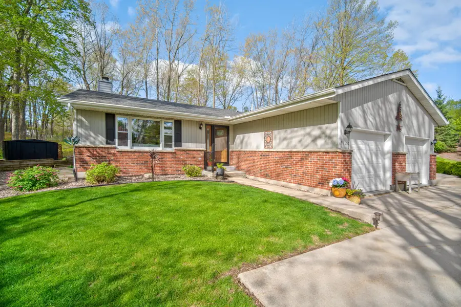 2120 Willowbrook Dr, West Bend, WI 53090 - #2