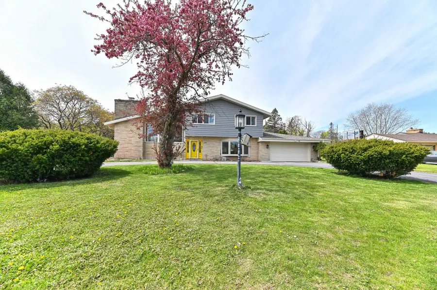 8947 N Santa Monica Blvd, Bayside, WI 53217 - #3