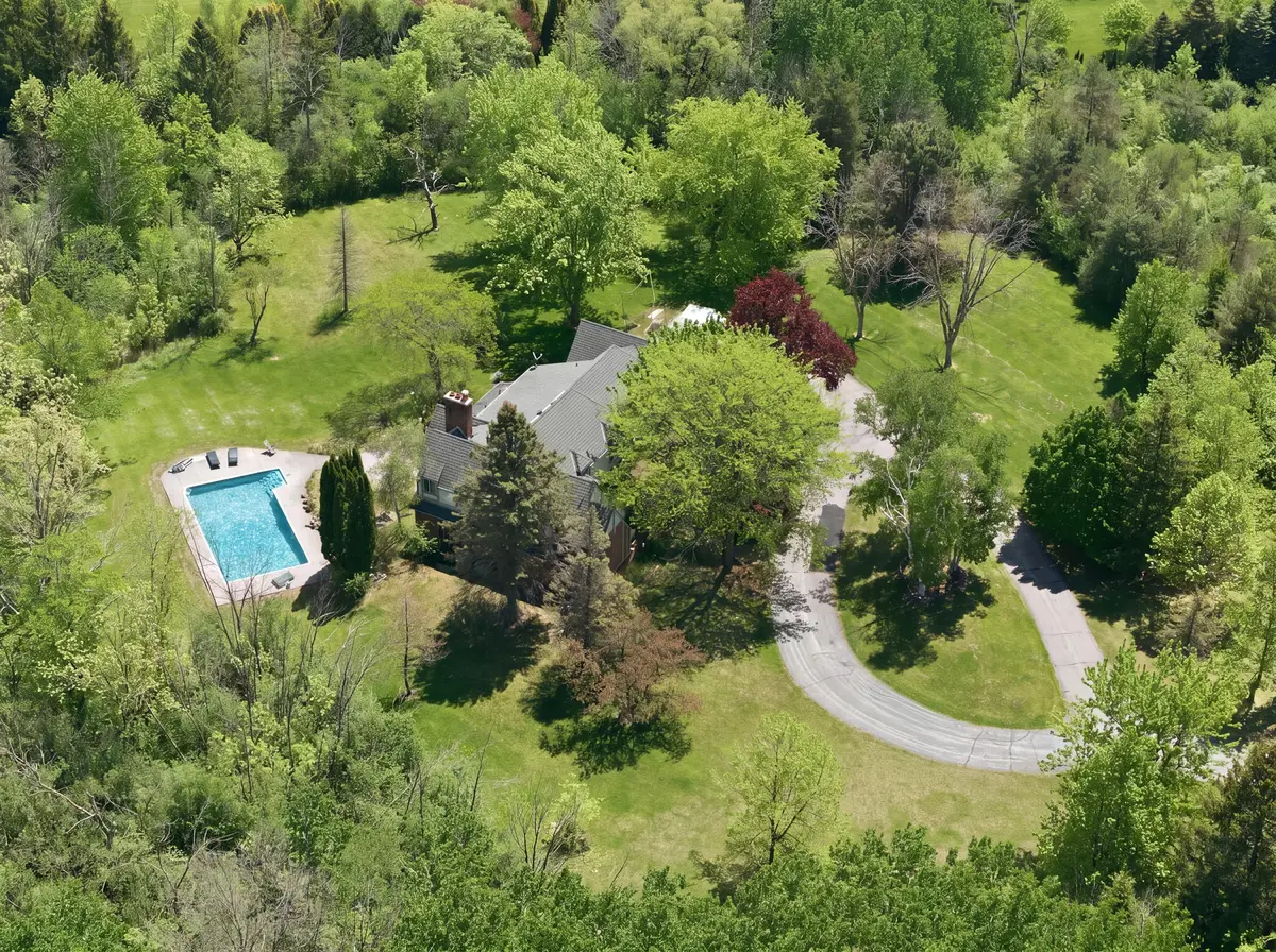 9090 N Green Brook Rd, River Hills, WI 53217 - #1