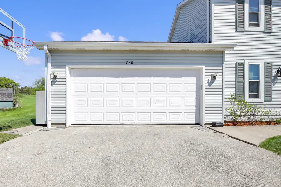 780 W Cardinal Cir, Oak Creek, WI 53154 - #3