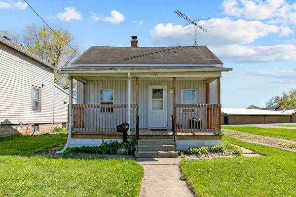 543 W 4th Ave, Oshkosh, WI 54902