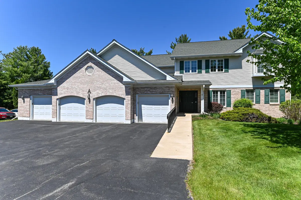 91 Potawatomi Rd, Williams Bay, WI 53191 - #1