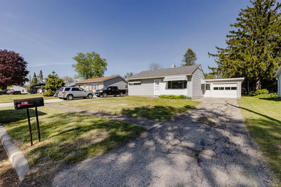 1409 S 10th St, Watertown, WI 53094 - #3
