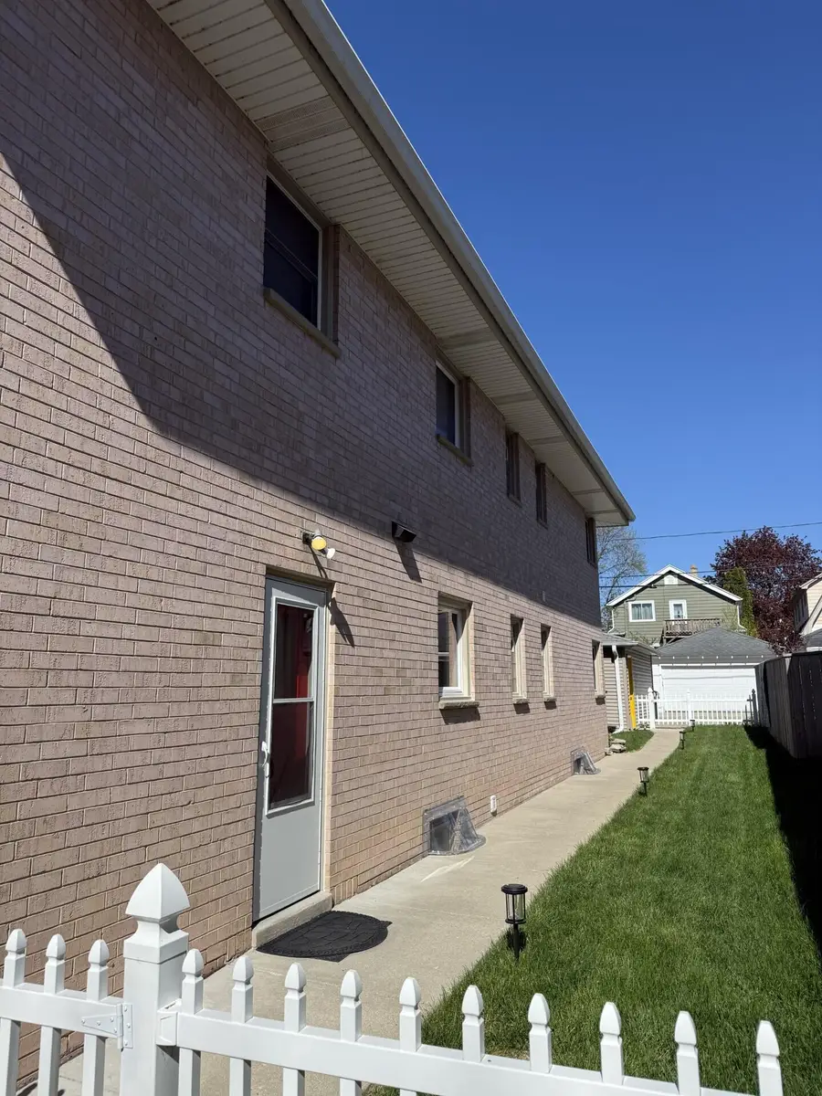 4536 N Larkin St, Shorewood, WI 53211 - #2
