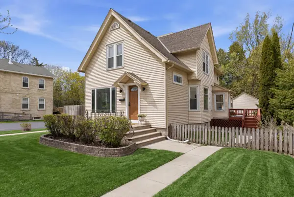 422 W Grand Ave, Port Washington, WI 53074