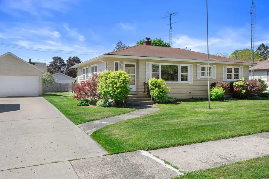 1715 26th St, Kenosha, WI 53140 - #2