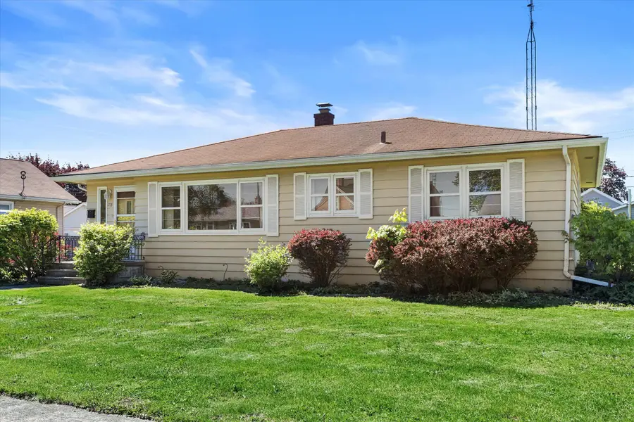 1715 26th St, Kenosha, WI 53140 - #3