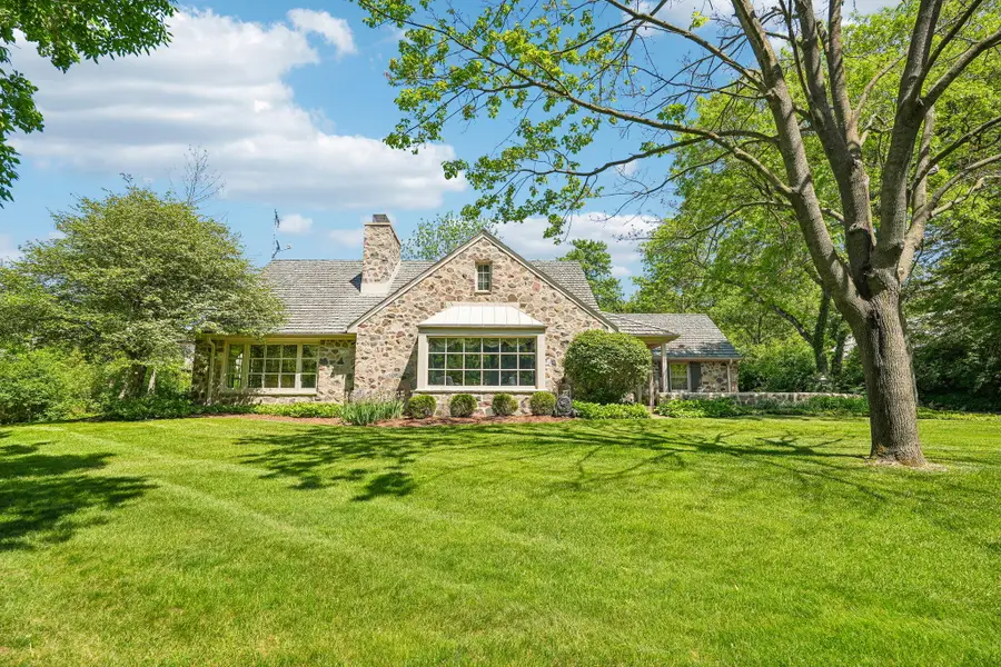 1260 Lakeside Dr, Elm Grove, WI 53122 - #3