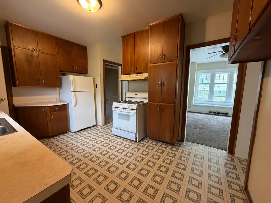 825 S 17th St, Sheboygan, WI 53081 - #3