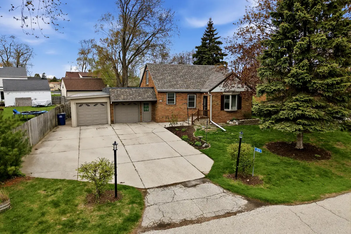 3634 Koehler Dr, Sheboygan, WI 53083 - #1
