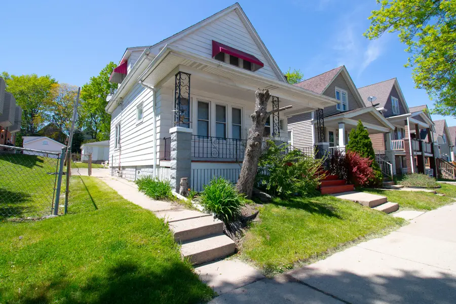 2729 S 14th St, Milwaukee, WI 53215 - #2