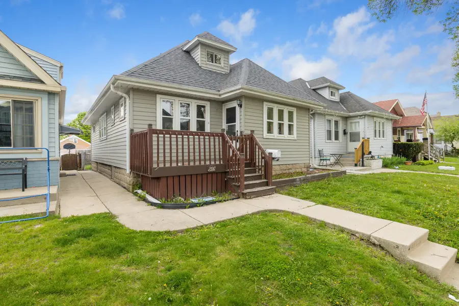 2116 S 70th St, West Allis, WI 53219 - #2