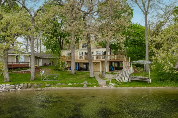 N9238 South Shore Dr, East Troy, WI 53120