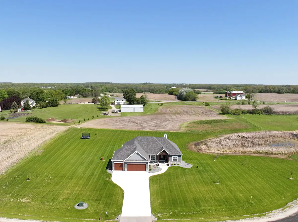 28516 Blue Crane Ct, Rochester, WI 53185 - #1