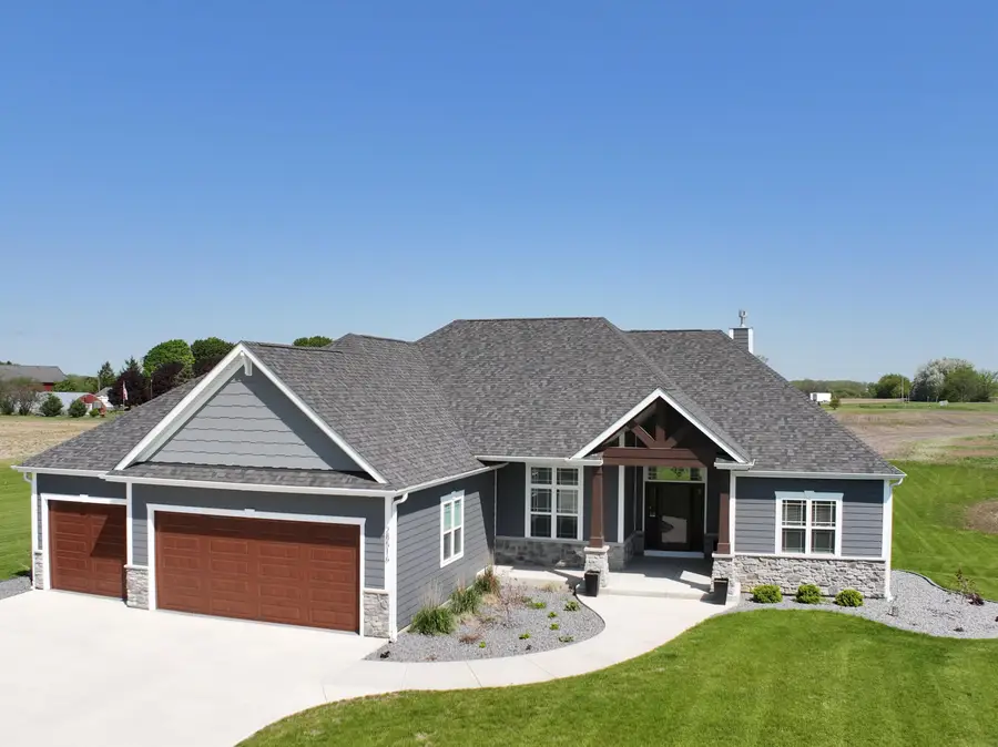 28516 Blue Crane Ct, Rochester, WI 53185 - #2