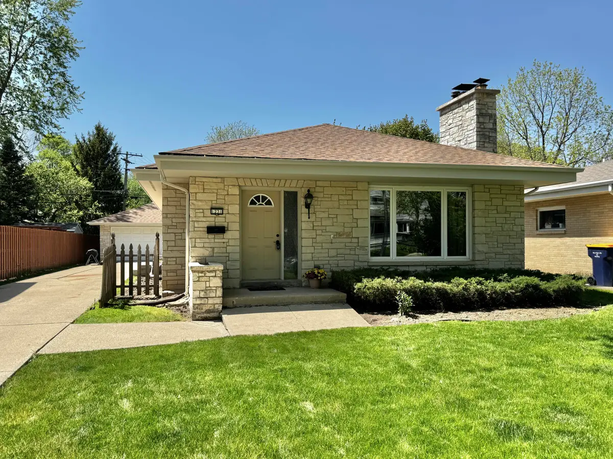 1231 S 118th St, West Allis, WI 53214 - #1
