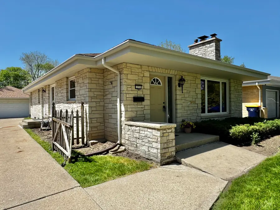 1231 S 118th St, West Allis, WI 53214 - #2