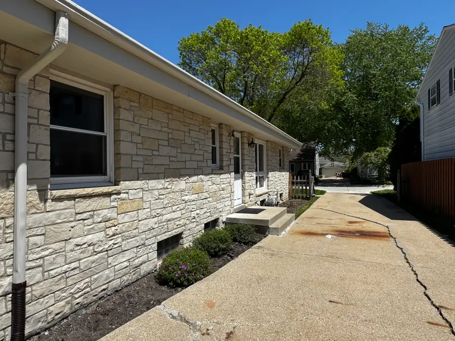 1231 S 118th St, West Allis, WI 53214 - #3