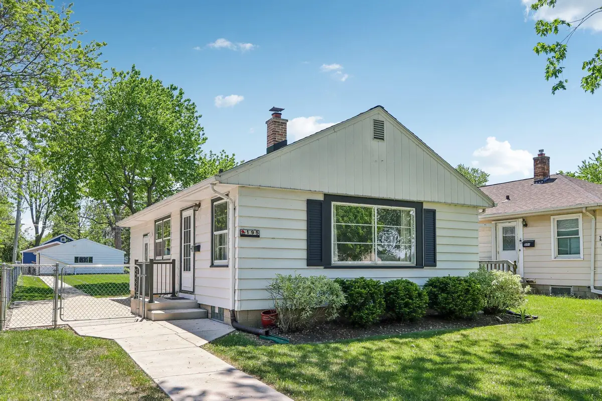 195 W Warnimont Ave, Milwaukee, WI 53207 - #1