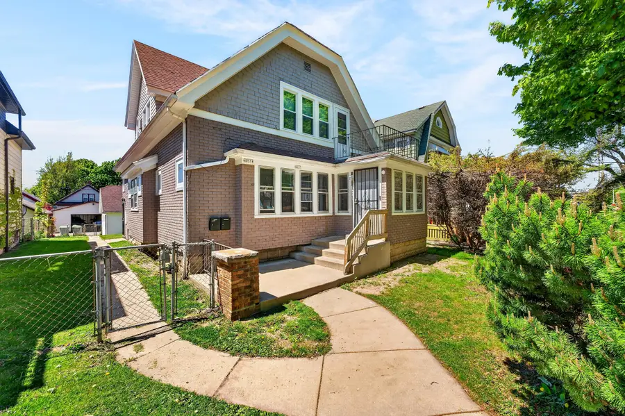 4057 N 17th St, Milwaukee, WI 53209 - #2