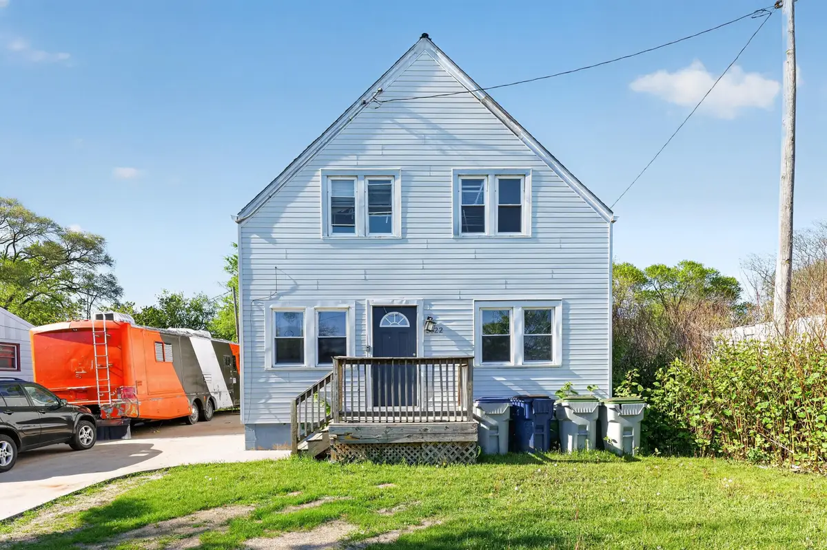 5622 W Mill Rd, Milwaukee, WI 53218 - #1
