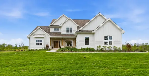 14141 N Lake Shore Dr, Mequon, WI 53097