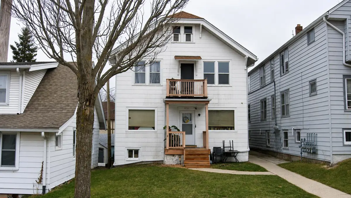 8726 W Mitchell St, West Allis, WI 53214 - #1