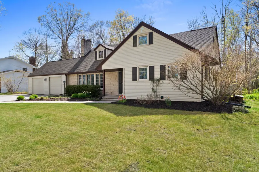1140 Tanglewood Rd, Manitowoc, WI 54220 - #3