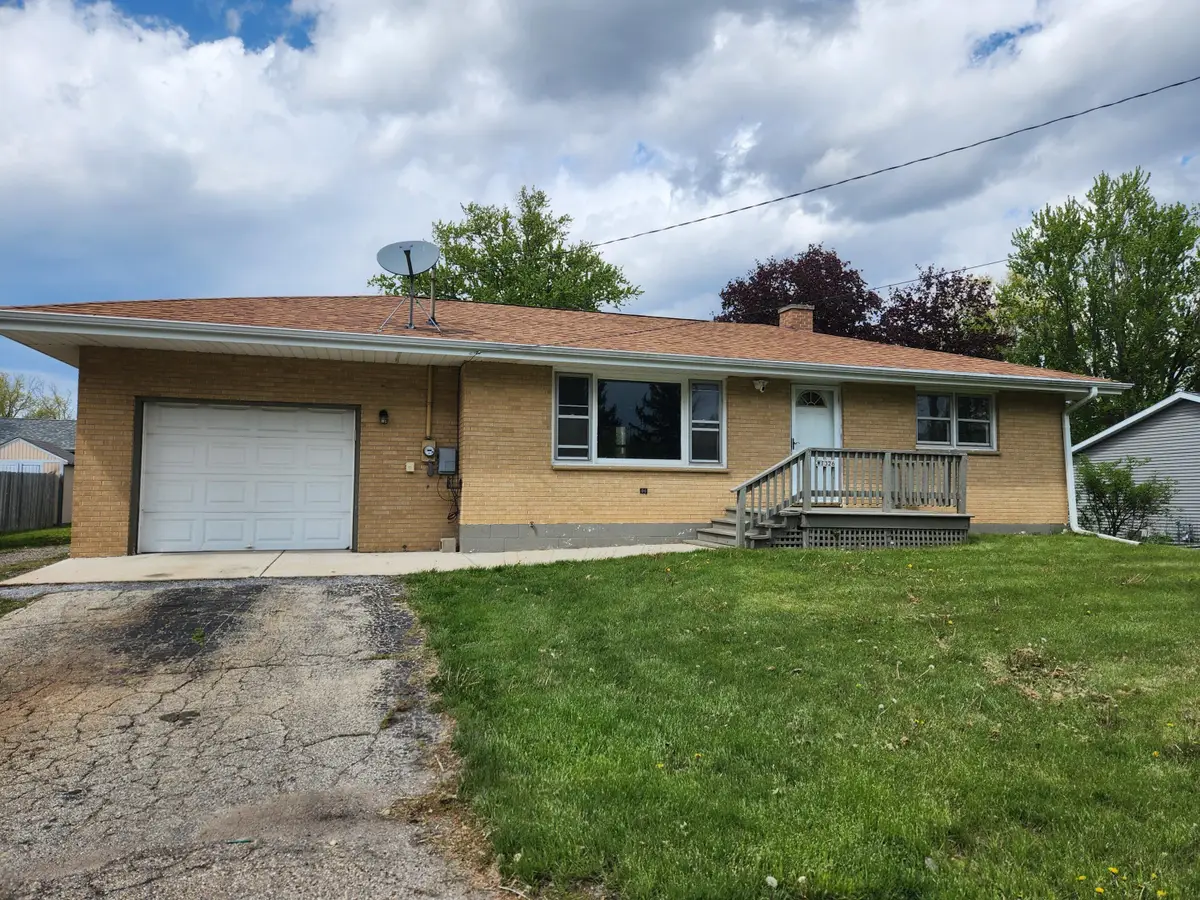 W1326 Honeysuckle Rd, Bloomfield, WI 53128 - #1