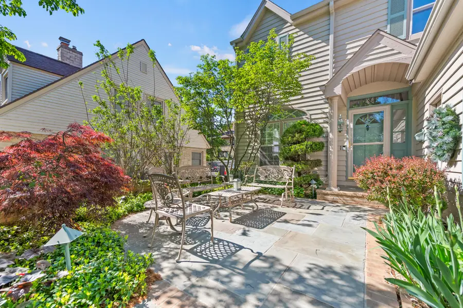 824 E Glen Ave, Whitefish Bay, WI 53217 - #2